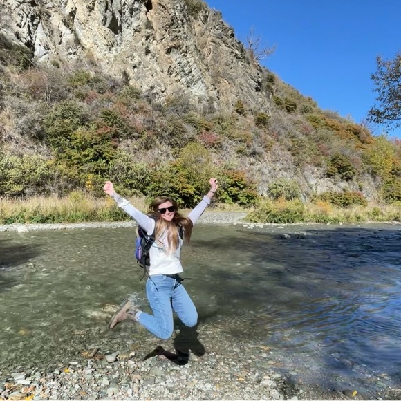 Meet your Posher, Shelby - Picture 1 of 1